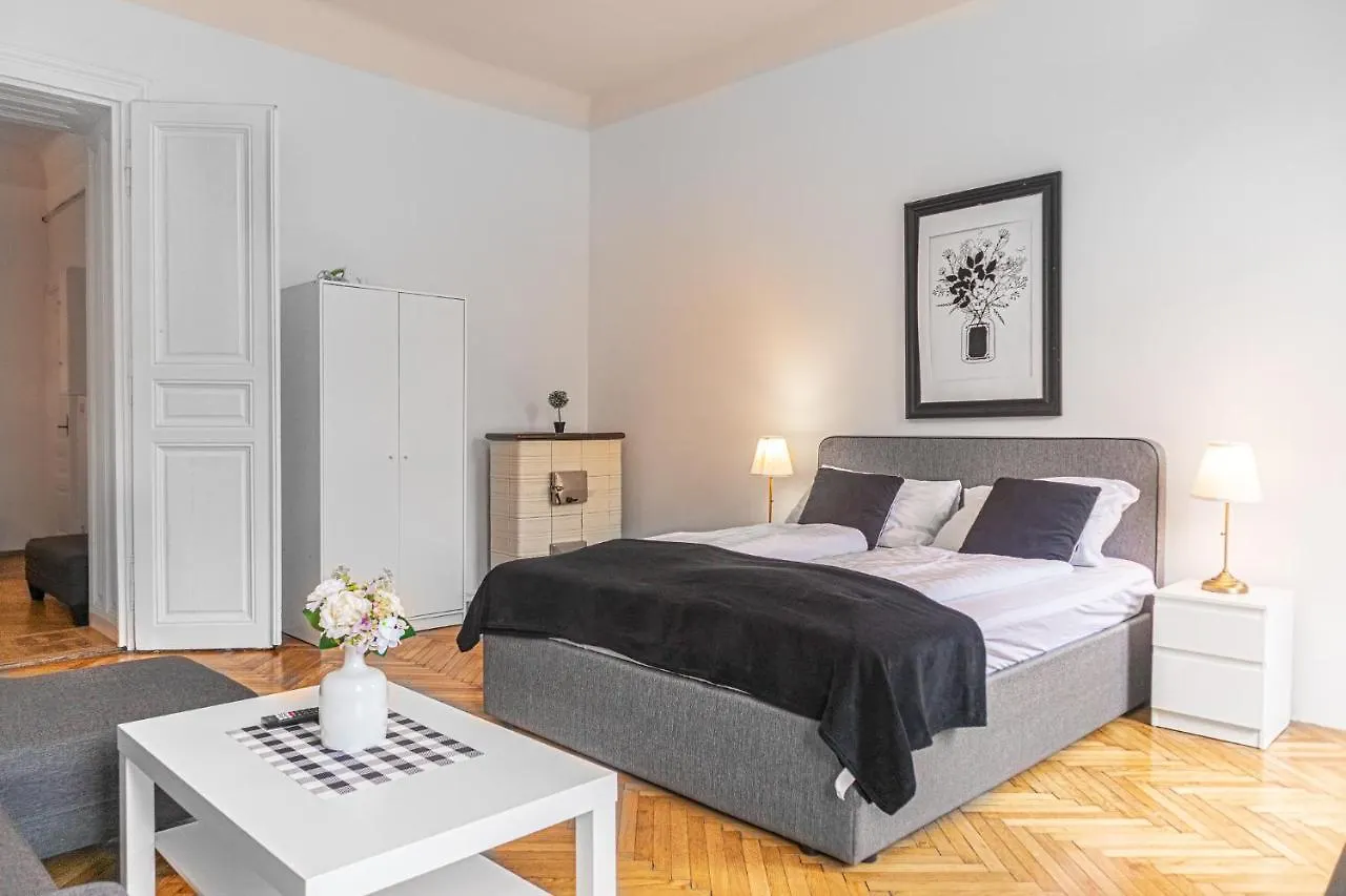 Vibrant 3Br Near Akh Hospital - Perfect For Groups Apartment Vienna