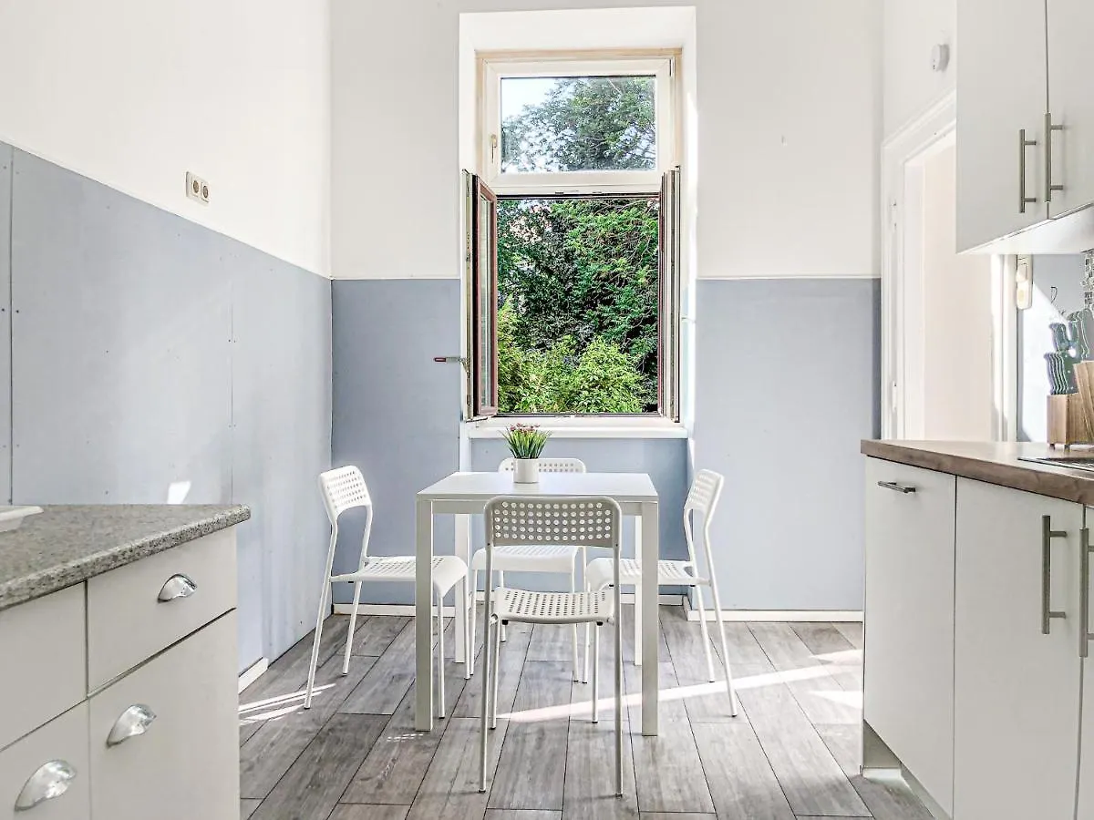 Vibrant 3Br Near Akh Hospital - Perfect For Groups Apartment Vienna